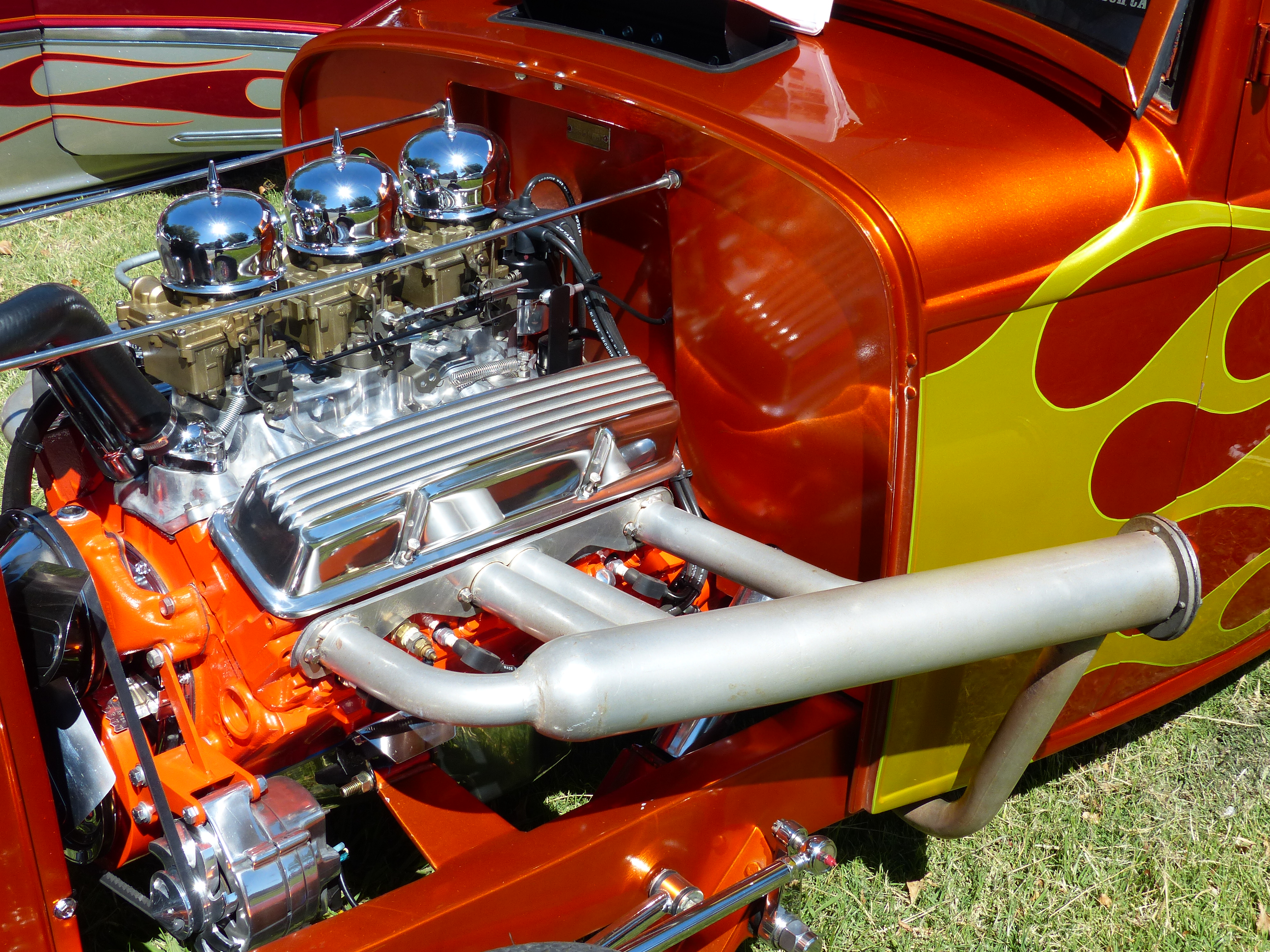 Switchblade 327 engine close-up