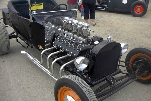V12 t-bucket with 5 carburetors 03