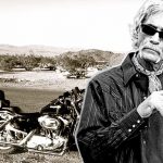 Billy Don Burns – The Country Blues (2020): мужчина в усах и с контрабандой на мотоцикле