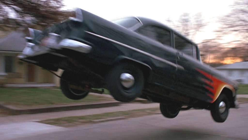 Chevrolet из фильма Иногда Они Возвращаются (1991), кадр в прыжке.