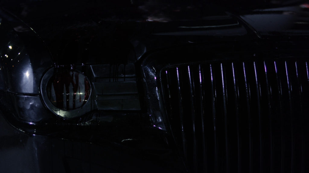 Chrysler 300C из фильма Автомобиль (The Car Road To Revenge) и кровь.