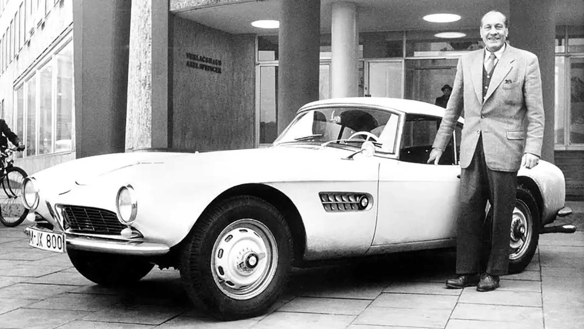 Ханс Штук рядом с BMW 507 #70079