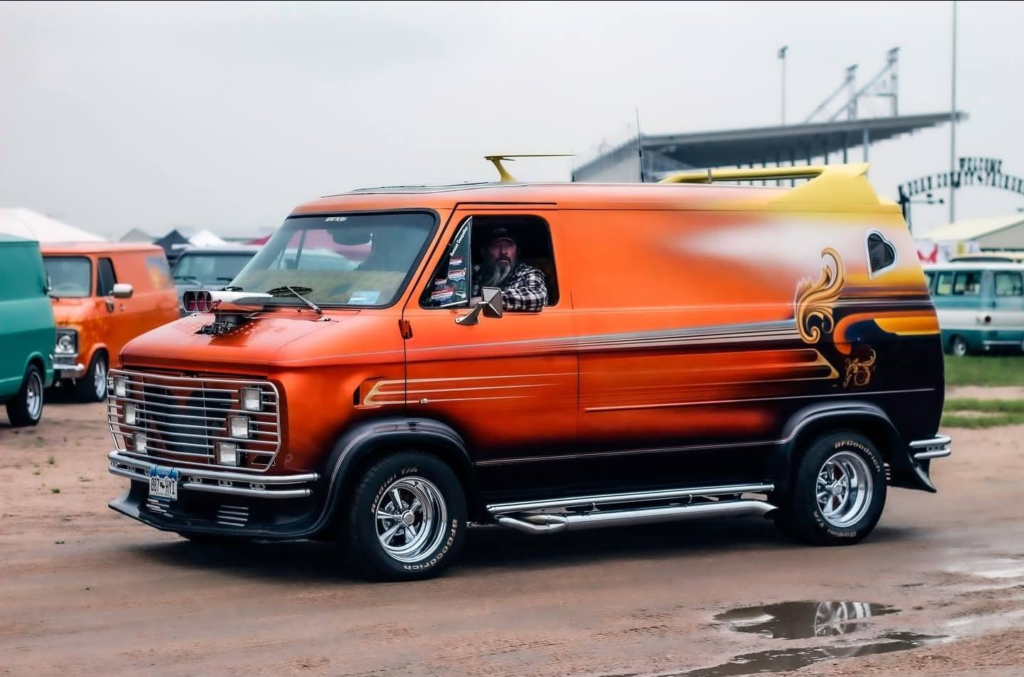 Chevy Van 1977 с супернаддувом