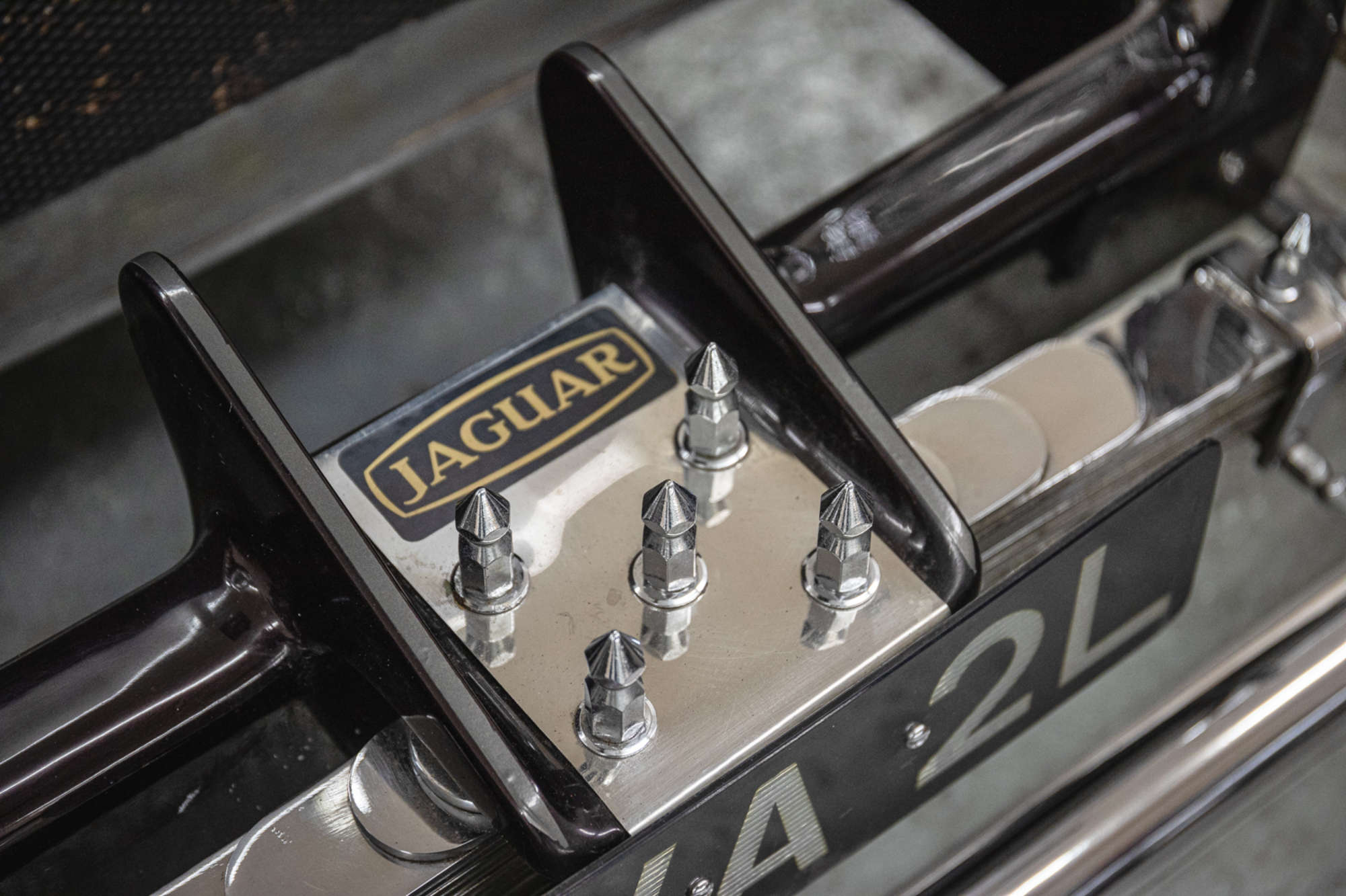 Sticky Rubber, хот-род с двигателем Jaguar V12 и супернаддувом, фото 21.