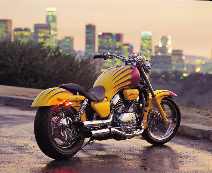 Кастомный мотоцикл Honda Magna из мастерской Cobra Customs, фото 06.