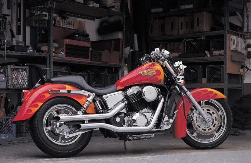 Кастомный мотоцикл Honda VT1100 из мастерской Cobra Customs, фото 01.
