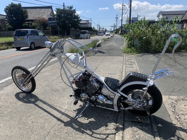 Кастомный чоппер на основе байка Yamaha Drag Star, Япония, фото 01.
