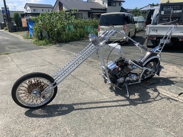 Кастомный чоппер на основе байка Yamaha Drag Star, Япония, фото 03.