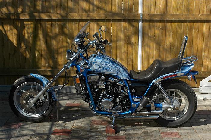 Чоппер на базе мотоцикла Honda Magna с двигателем V4, фото 01.