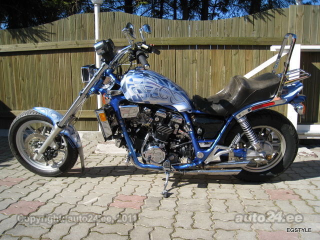 Чоппер на базе мотоцикла Honda Magna с двигателем V4, фото 09.