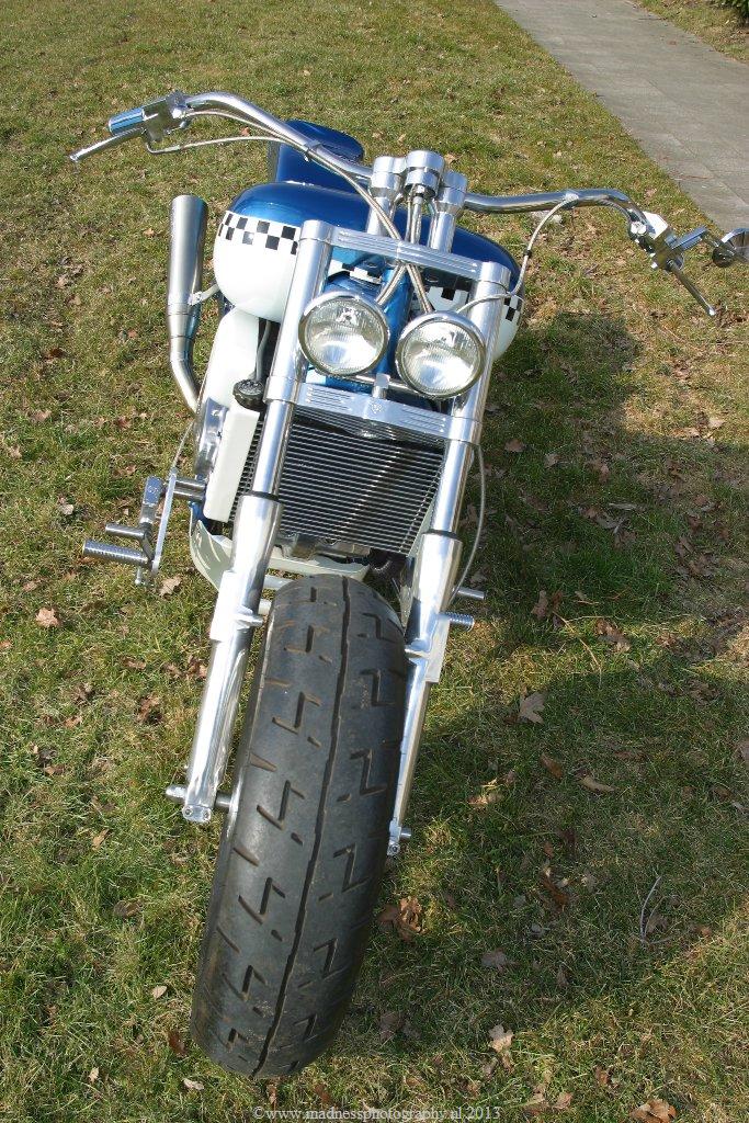 Кастомный байк Honda Super Magna с двигателем V4, фото 06.