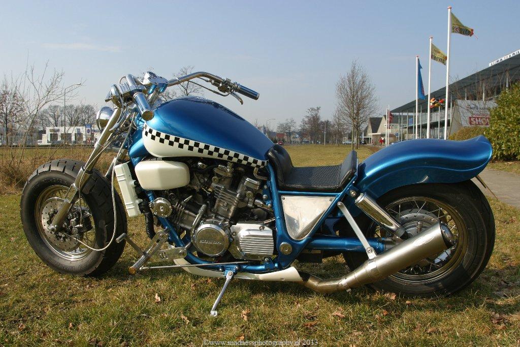 Кастомный байк Honda Super Magna с двигателем V4, фото 07.