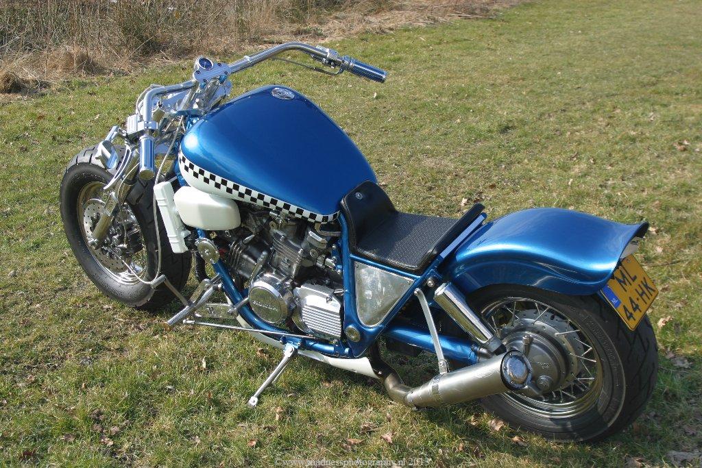 Кастомный байк Honda Super Magna с двигателем V4, фото 08.