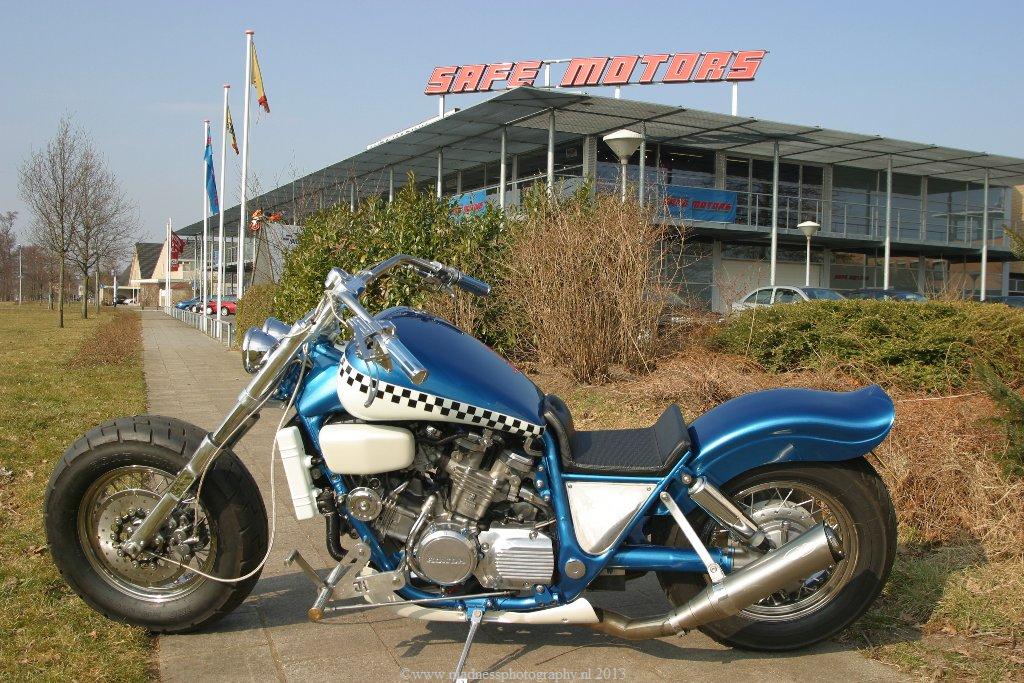 Кастомный байк Honda Super Magna с двигателем V4, фото 12.