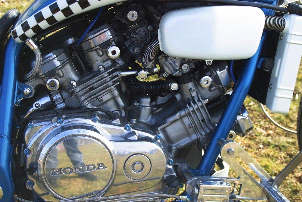 Кастомный байк Honda Super Magna с двигателем V4, фото 14.