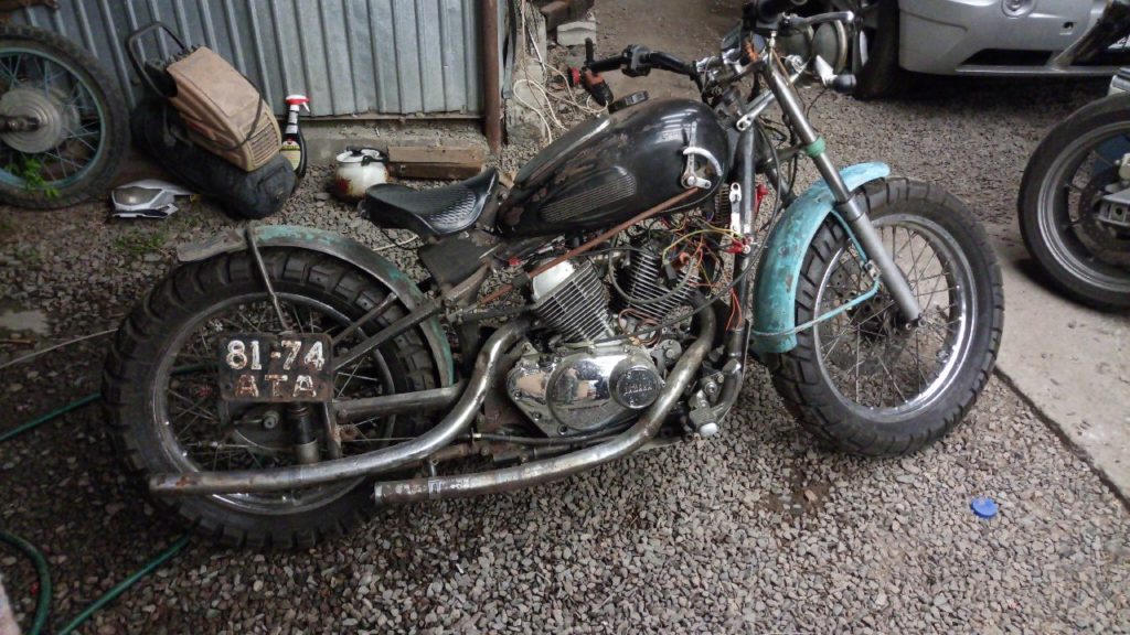 Мотоцикл ИЖ 49 с двигателем V-Twin от Yamaha Virago 250.