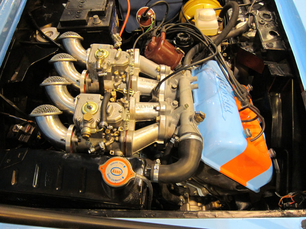 Двигатель V4 в автомобиле Lancia Fulvia Sport.