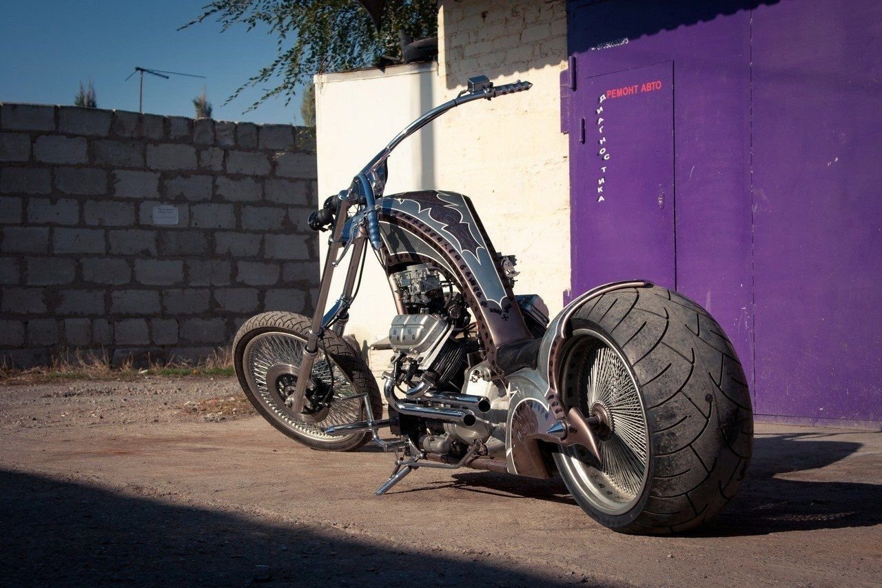 Чоппер из мастерской BadHead Customs с двигателем МеМЗ V4 от Запорожца, фото 03.