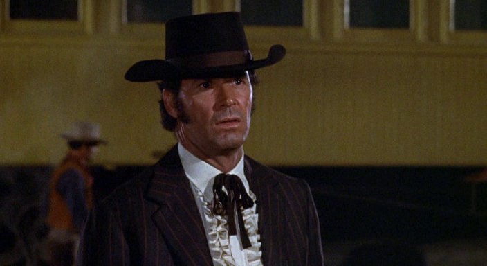 Джеймс Гарнер в фильме Поддержи своего стрелка (1971)