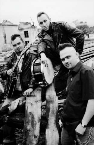 The Stockmen, Тёмная ночь в сёрфе