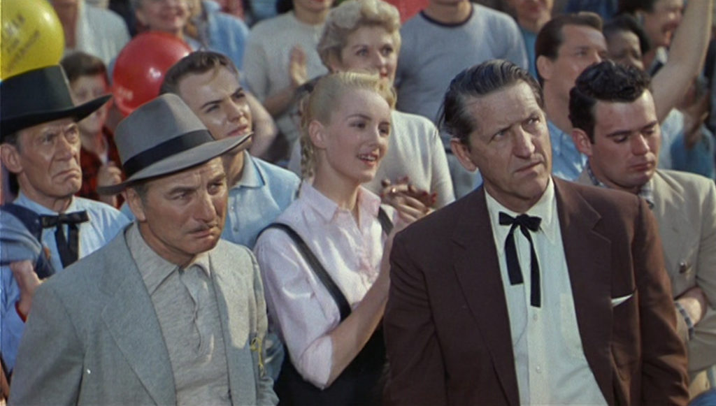 Поколение джаза с неприязнью смотрит на Элвиса, фильм Loving You (1957)