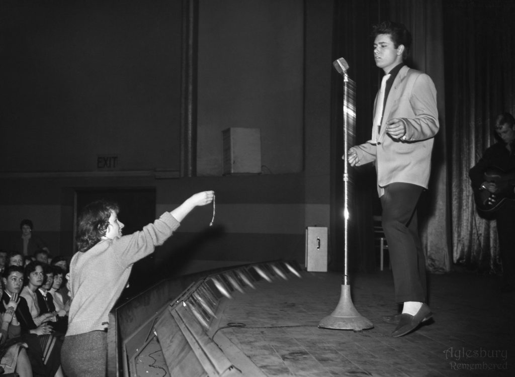 Клифф Ричард на концерте, 1959 год