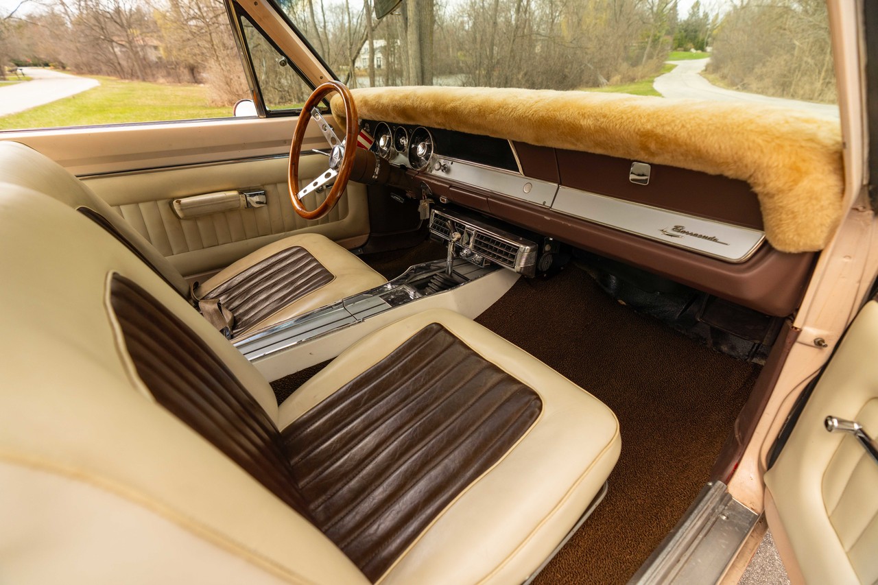 1967 Plymouth Barracuda из фильма Корки, интерьер, фото 1.