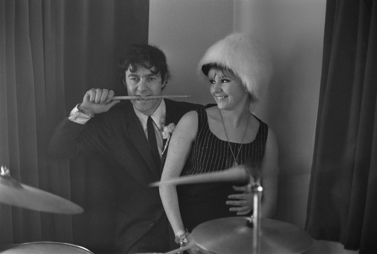 Johnny Kidd (1935 - 1966) с женой Джин Хит после свадьбы, 18 февраля 1966