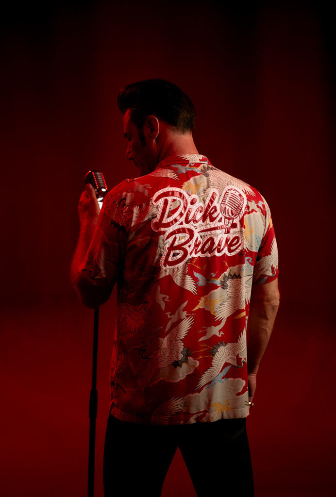 Дик Брейв, Саша Шмитц