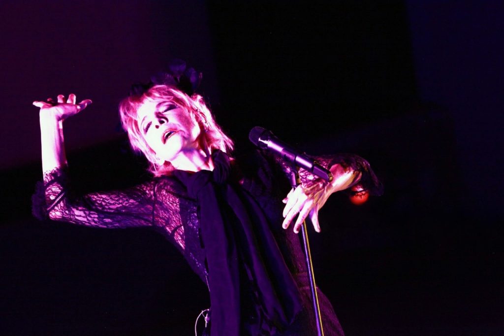 выступление Джули Круз на 6м ежегодном фестивале Twin Peaks UK Festival в Лондоне, 2015