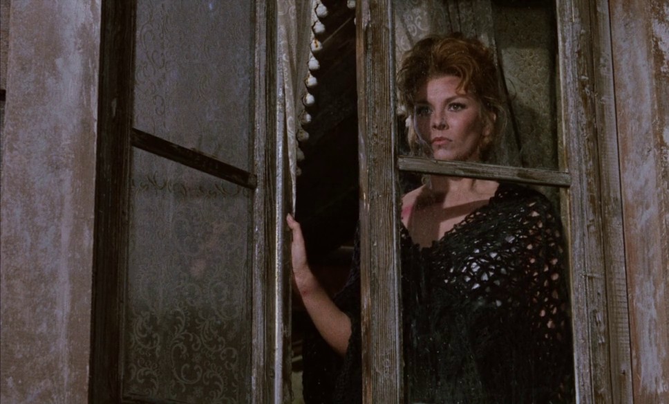 django-1966-009 Мария наблюдает батальную сцену