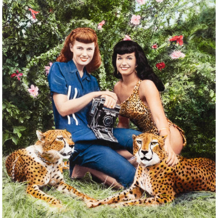 Bunny-Yeager-Bettie-Page Банни Йегер и Бетти Пейдж с гепардами