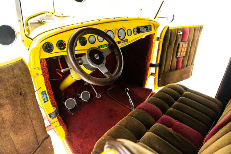 1932 Ford фаэтон хот-род Tom's Tub II из клипа Van Halen - Hot For Teacher, интерьер, фото 04.