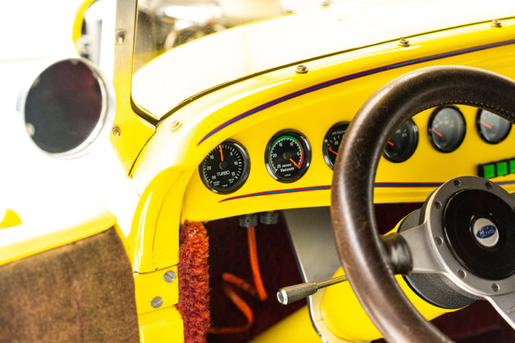 1932 Ford фаэтон хот-род Tom's Tub II из клипа Van Halen - Hot For Teacher, интерьер, фото 06.