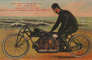 Раскарашенная сувенирная карточка, тамбнэйл к статье про мотоцикл Curtiss V-8.