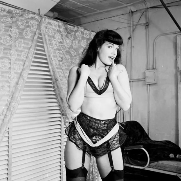 bettie-page-lingerie Бетти Пейдж в нижнем белье