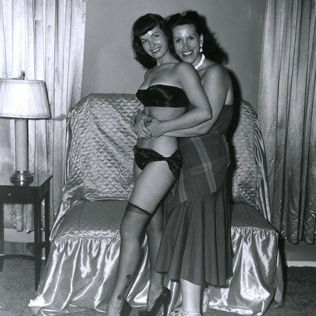 bettie-page-paula-klaw Бетти Пейдж и Пола Кло