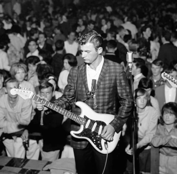 Дик Дейл на концерте в 1965 году