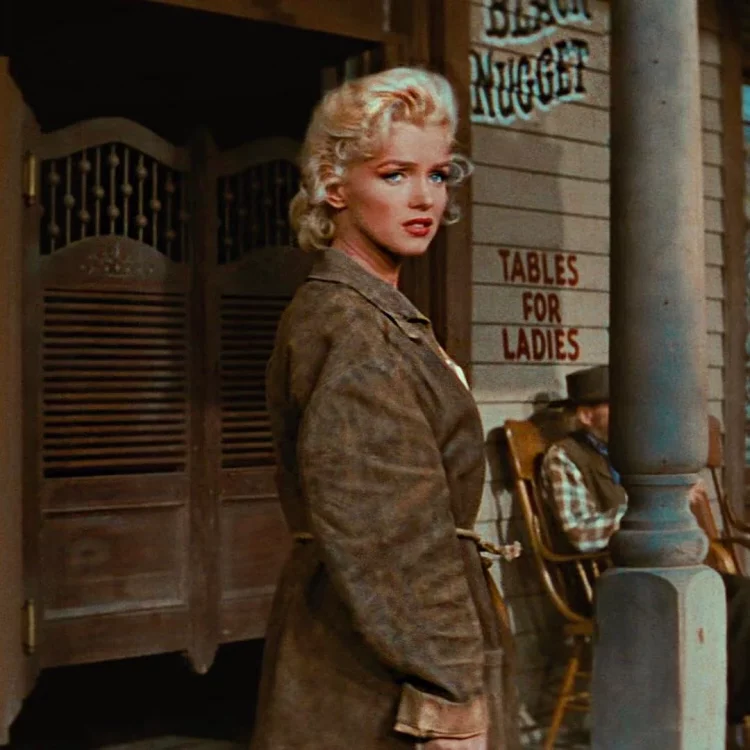 marilyn-in-river-of-no-return-1954-04 Мэрилин Монро в фильме Река не течет вспять 1954