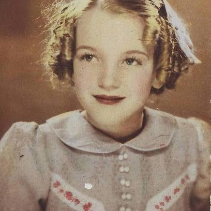 Норма Джин Бейкер, 9 лет