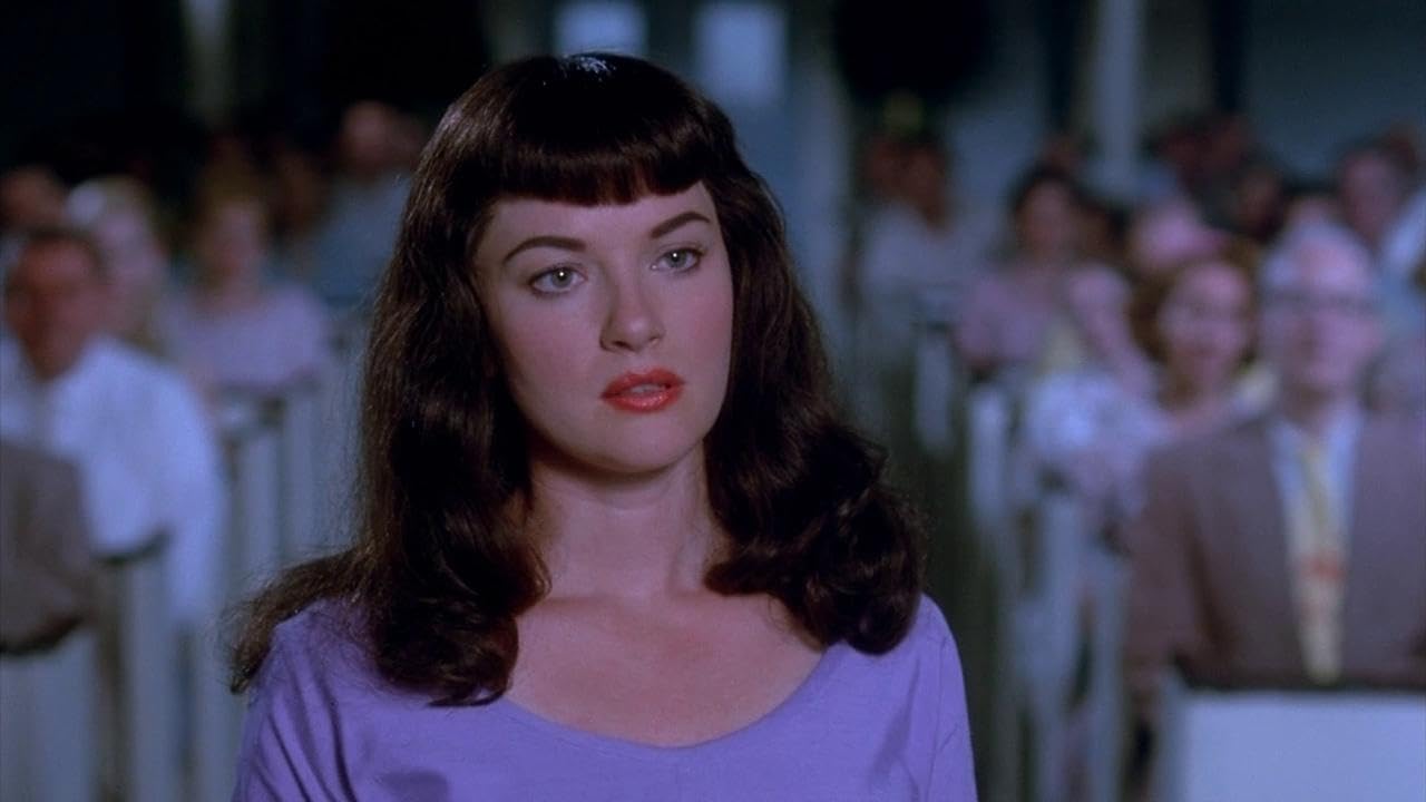 notorious-bettie-page-04 Гретхен Мол в роли Бетти Пейдж в фильме Непристойная Бетти Пейдж