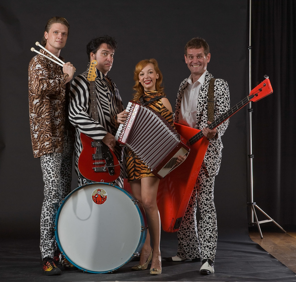 Red Elvises, советско-американская группа